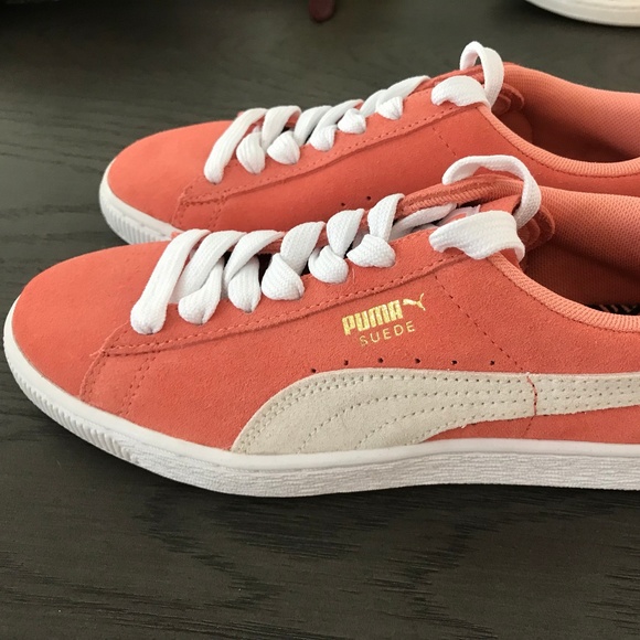 salmon color pumas